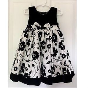 Nannette velvet dress 😍💕